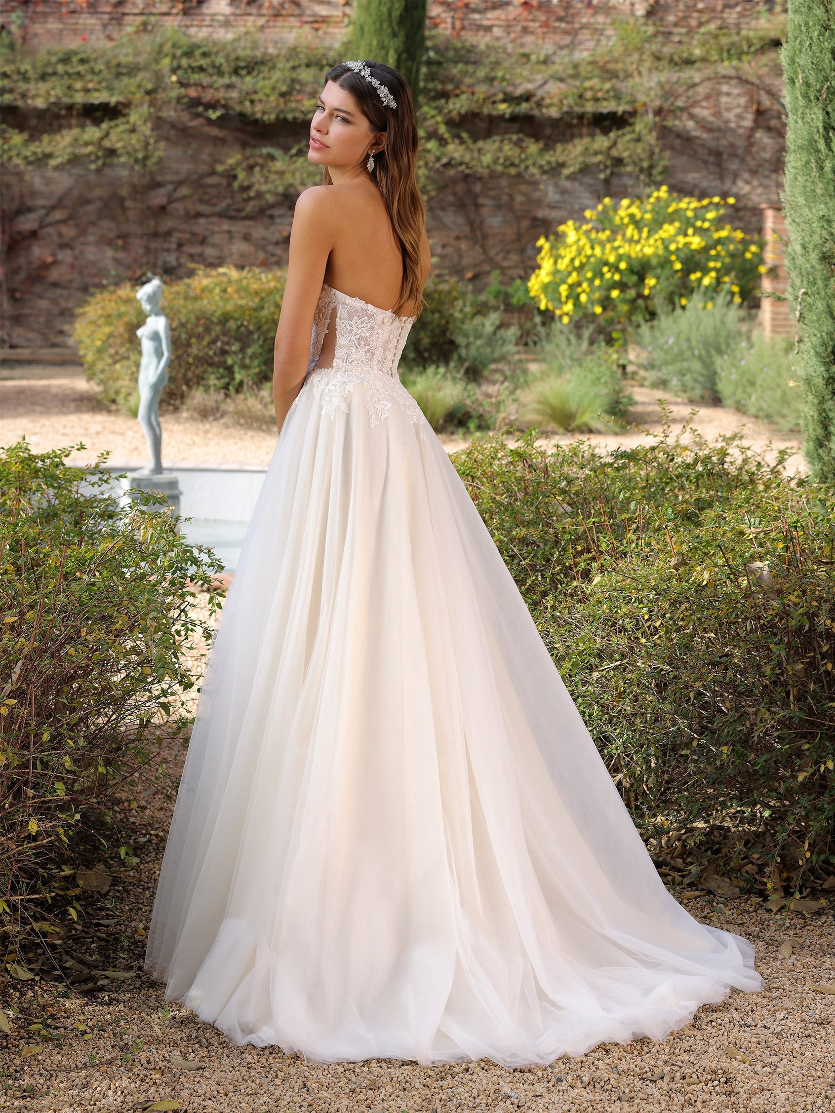 Brautkleider Kollektion Ladybird Brautmoden Günstig und Stillvoll