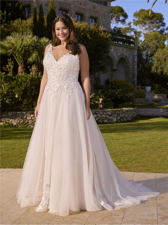 Vorderseite Prinzessin Brautkleid mit V-Ausschnitt mit V-Rücken aus Tüll LIRIOPE