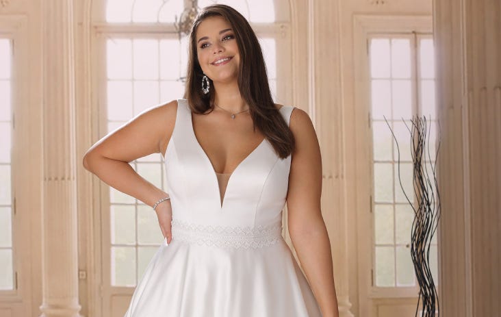 Dresses for brides-to-be with a curvy figure.