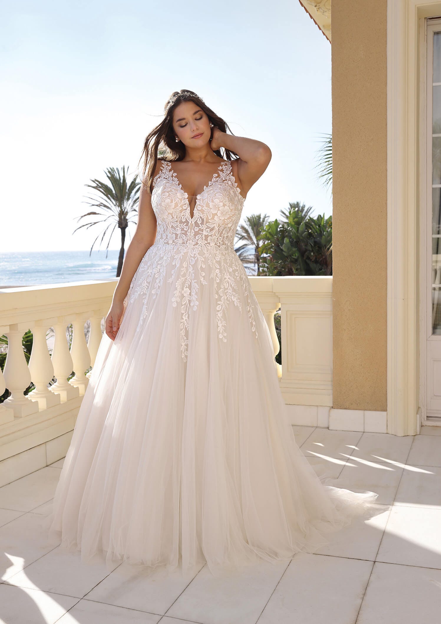 Best Wedding Dresses For The Curvy Bride